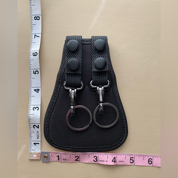 NWOT- 2 ring key holder, attaches to belt - Picture 3 of 5